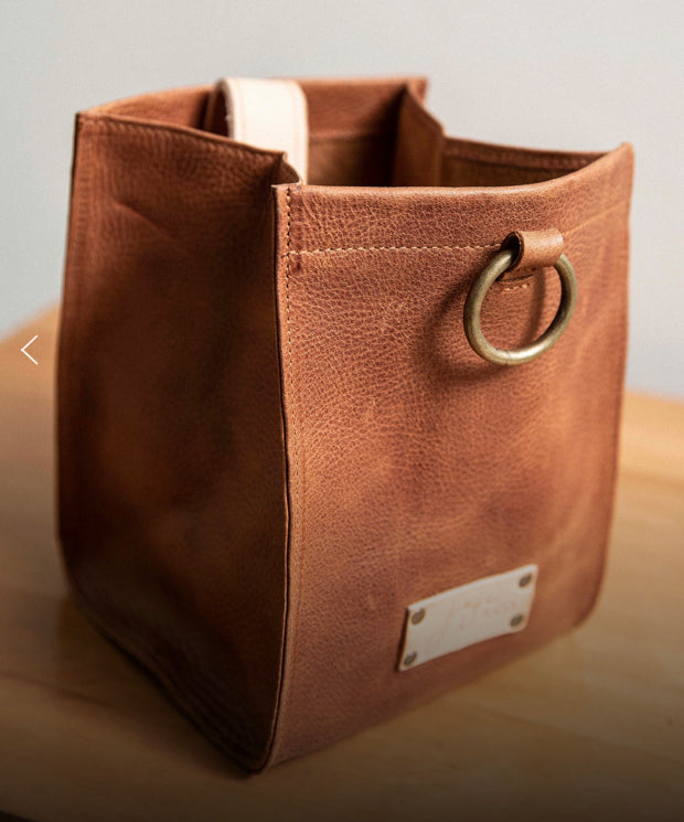 Joji & Co Box Bag . Brown